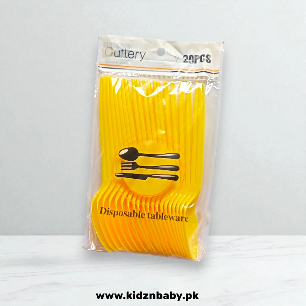 Light yellow disposable party and cermonies spoon